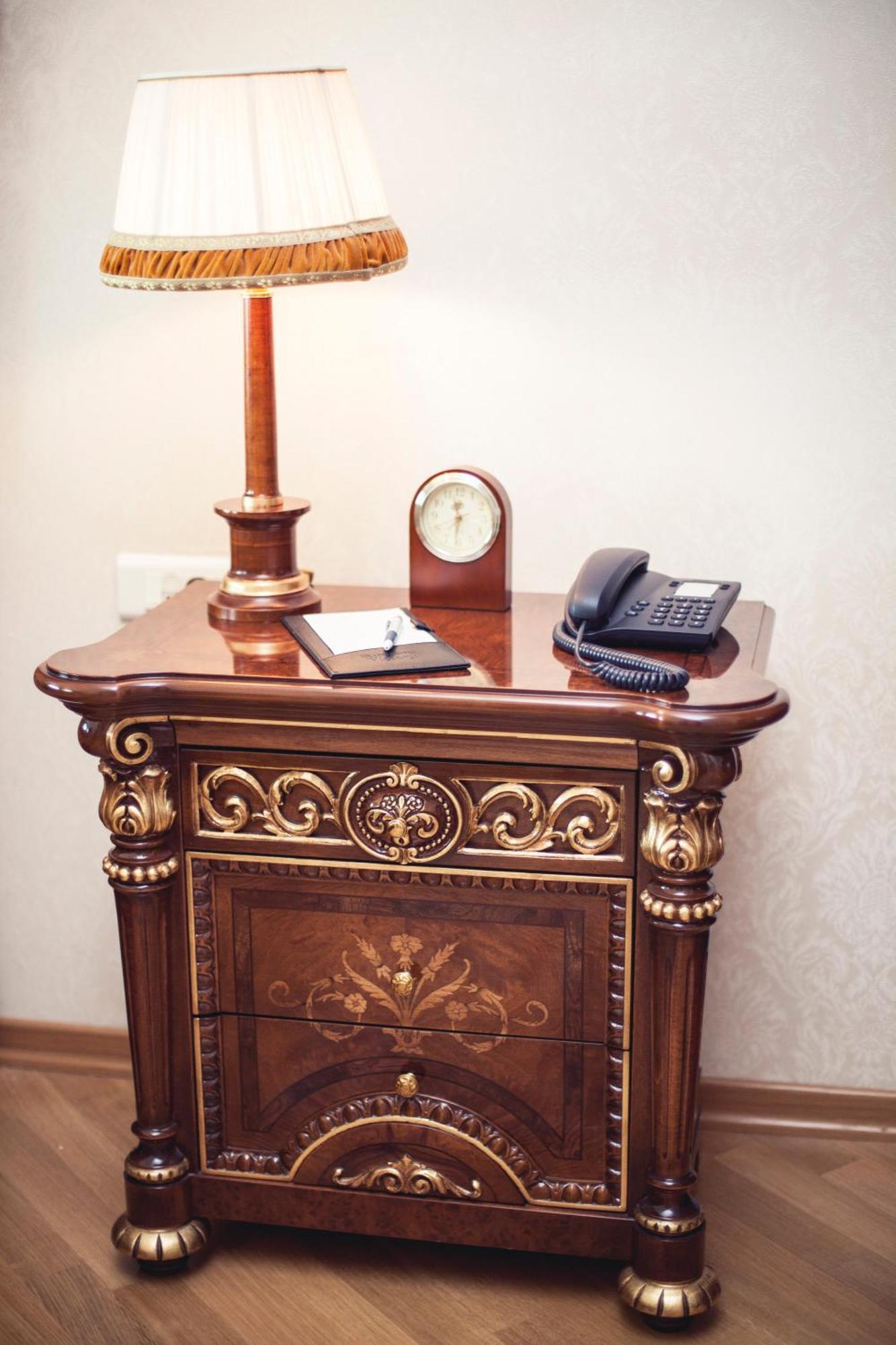 Grand Hotel Victory อัคเทา ภายนอก รูปภาพ A nightstand