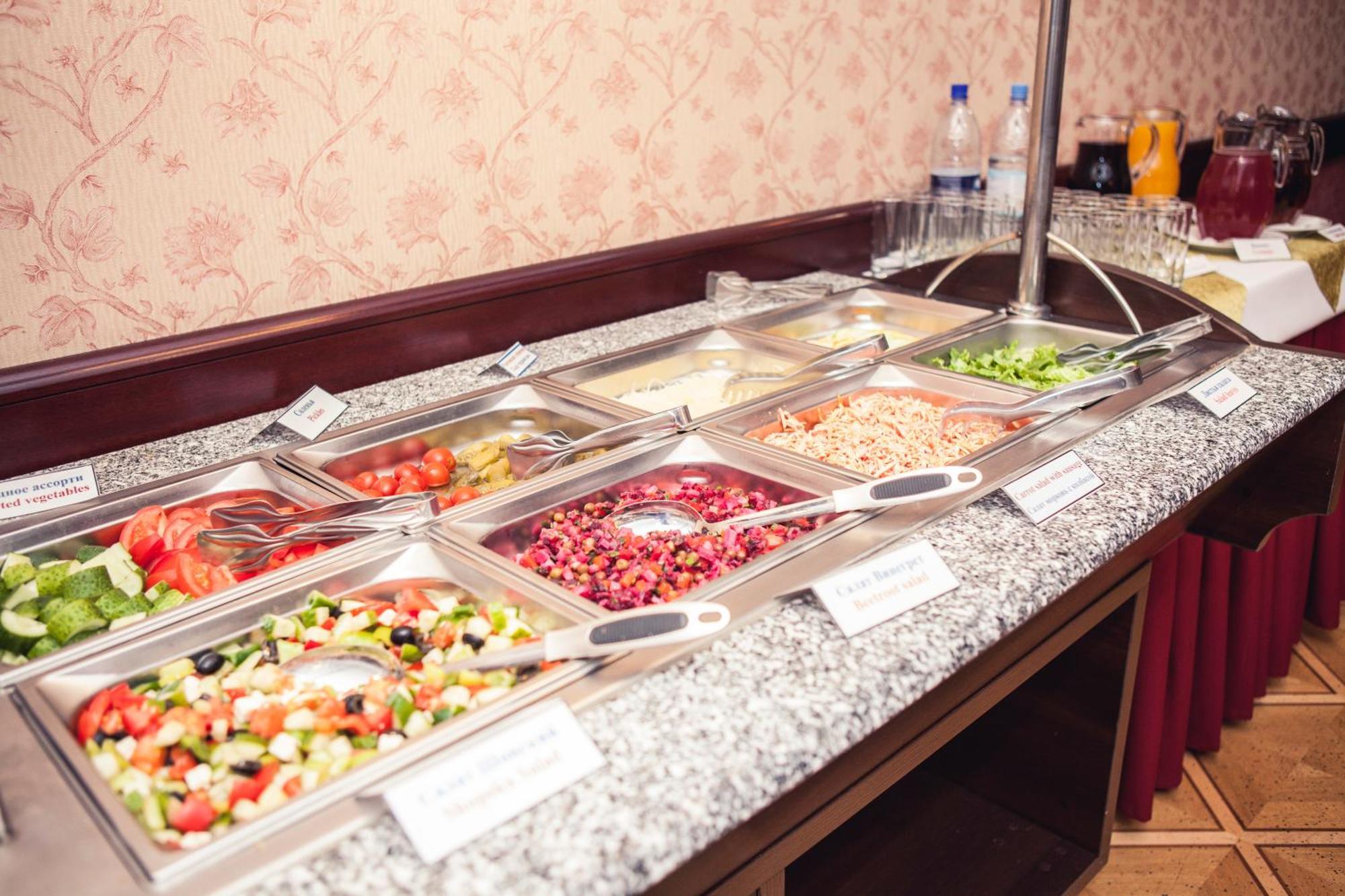 Grand Hotel Victory อัคเทา ภายนอก รูปภาพ A salad bar