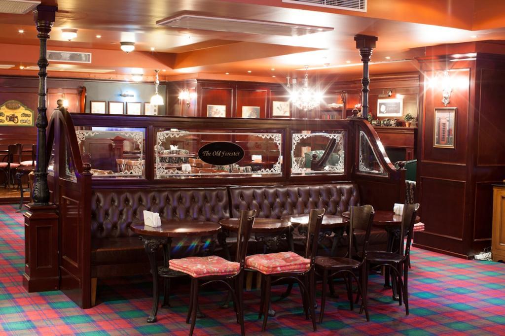 Grand Hotel Victory อัคเทา ภายนอก รูปภาพ Interior of the restaurant